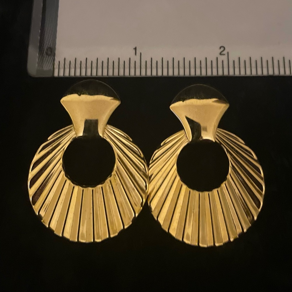 🌸$5/25🌸 - Lady Remington Gold-Tone Earrings